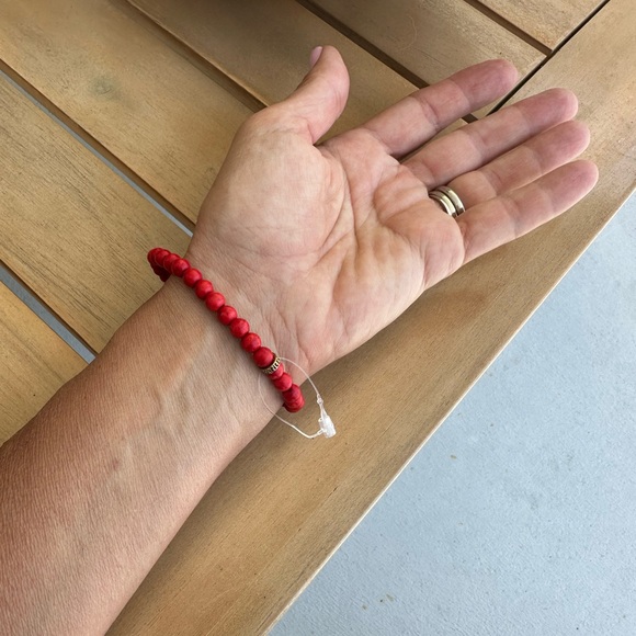 Red Small stone bracelet with red stones - Picture 5 of 9